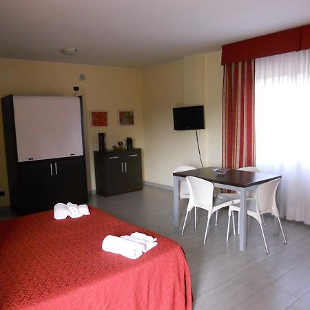 Residence San Prospero Garbagnate Milanese Værelse billede