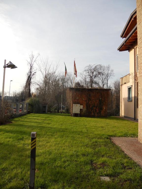 Residence San Prospero Garbagnate Milanese Eksteriør billede