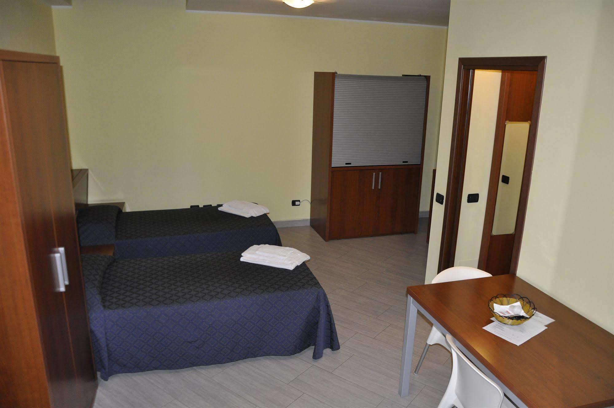 Residence San Prospero Garbagnate Milanese Eksteriør billede